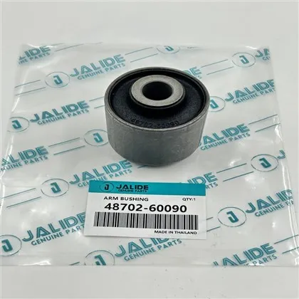 Como as buchas dos braços lidam com as forças laterais em um veículo?